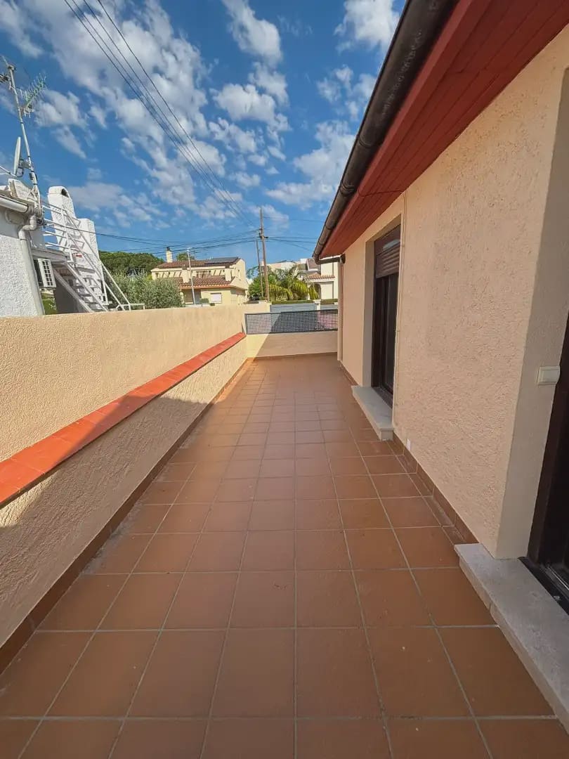 3 soveværelse Villa til salg i Mora d'Ebre med garage - € 275.000 (Ref: 9891414)