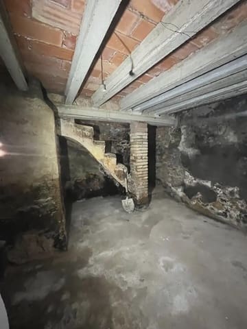 4 soverom Hus til salgs i Garcia med garasje - € 37 000 (Ref: 9946346)
