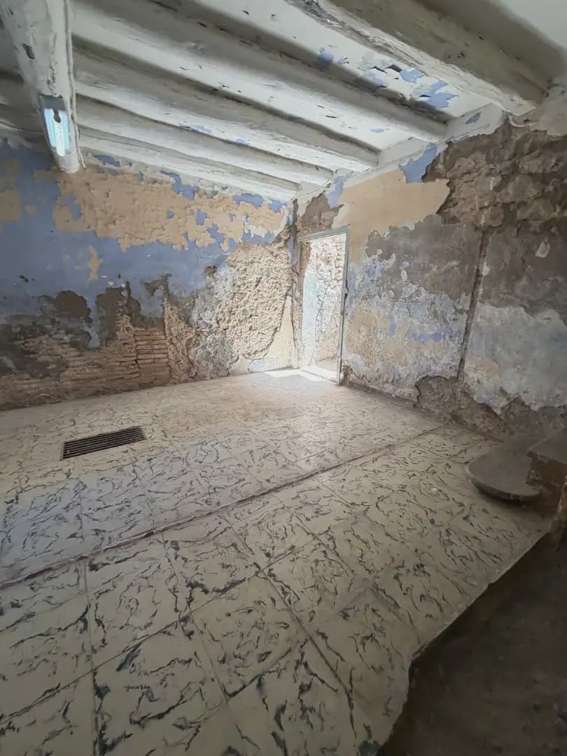 4 slaapkamer Huis te koop in Garcia met garage - € 37.000 (Ref: 9946346)