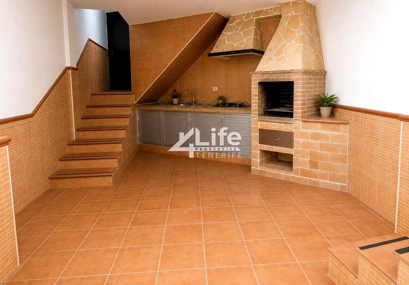 2 chambre Villa/Maison à vendre à Santiago del Teide avec piscine garage - 465 000 € (Ref: 10025069)