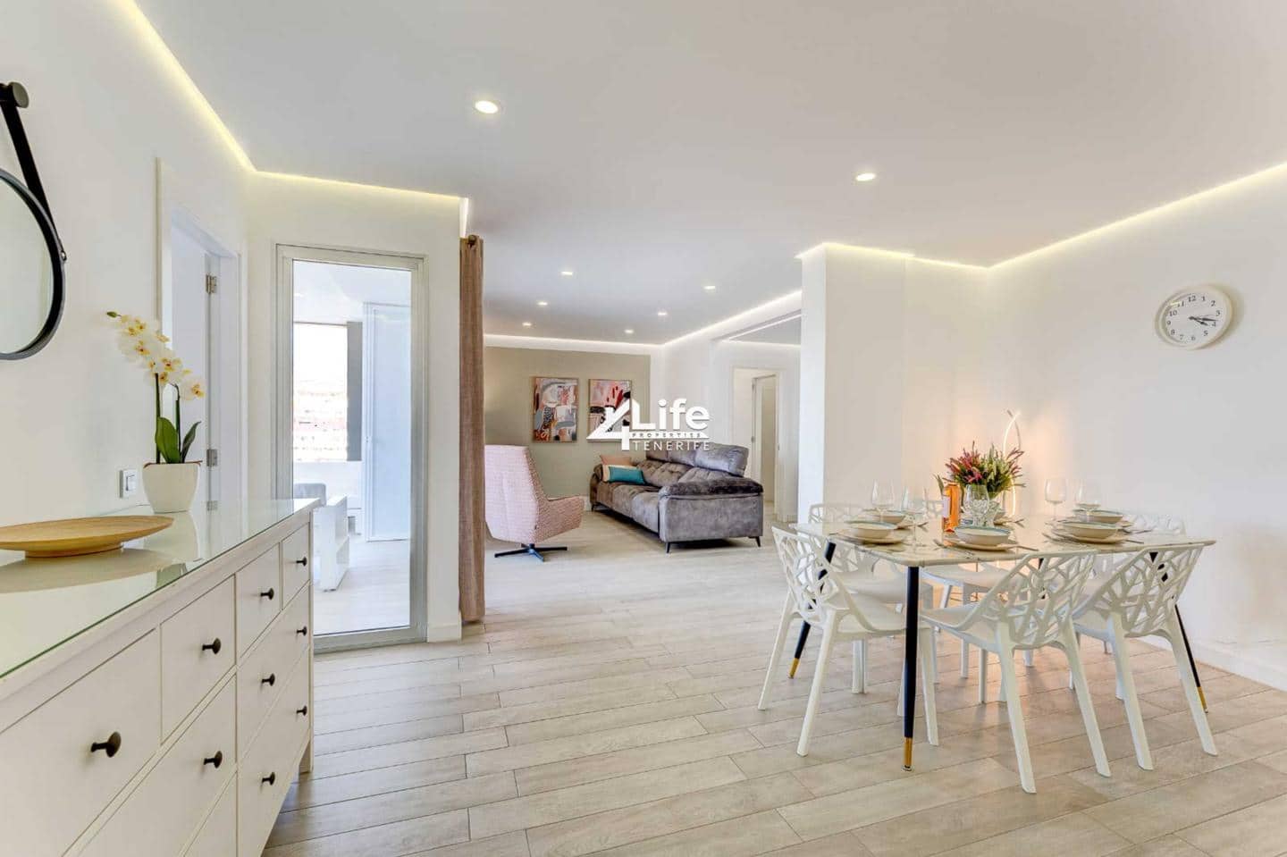 3 soverom Leilighet til salgs i Playa Paraiso med svømmebasseng garasje - € 660 000 (Ref: 10089993)