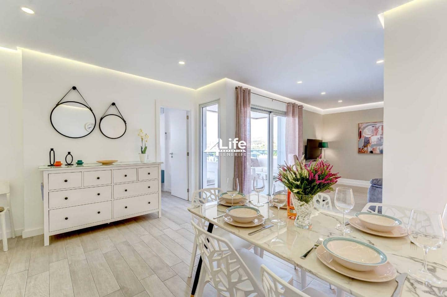 3 soverom Leilighet til salgs i Playa Paraiso med svømmebasseng garasje - € 660 000 (Ref: 10089993)