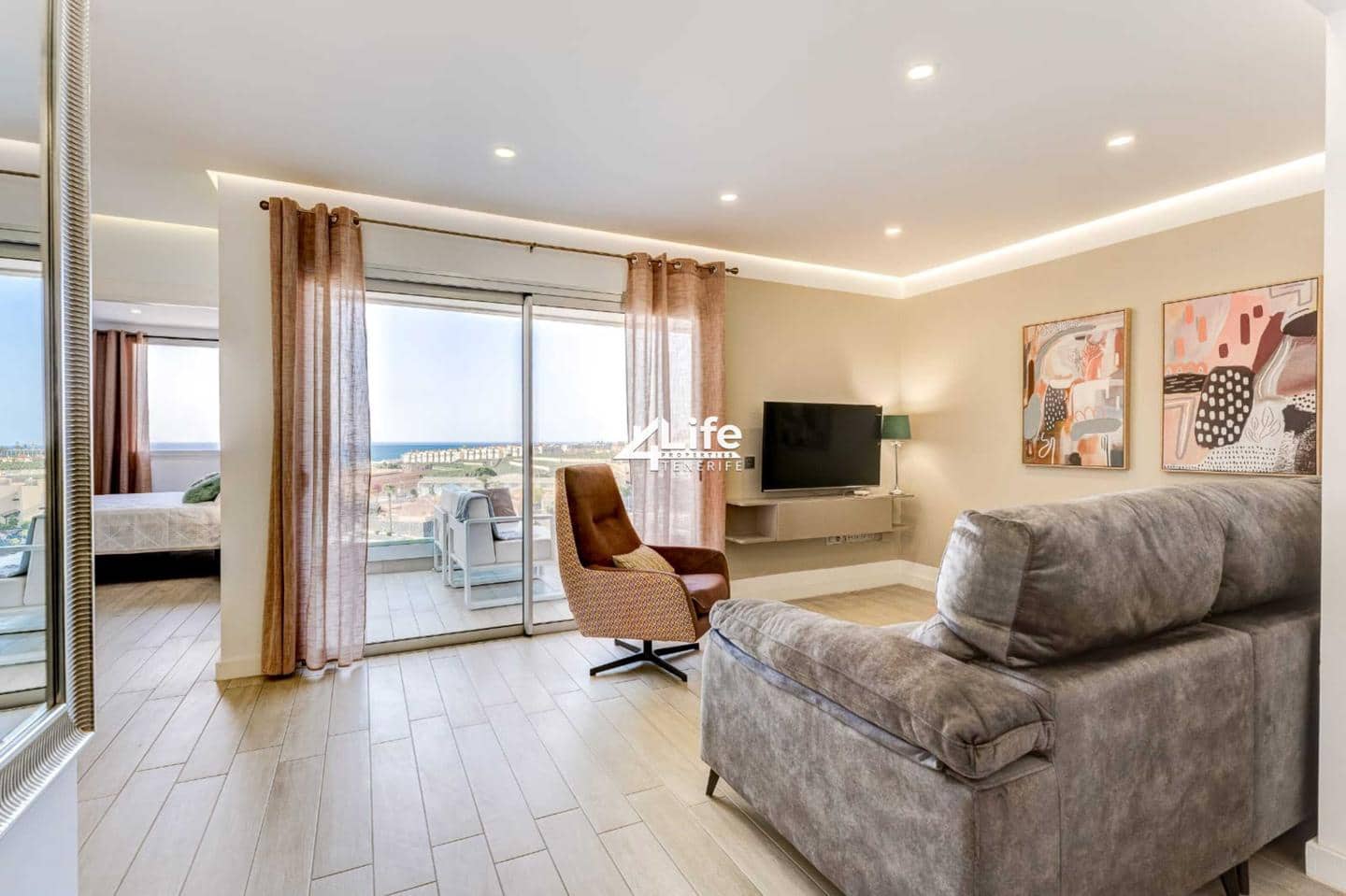 3 soverom Leilighet til salgs i Playa Paraiso med svømmebasseng garasje - € 660 000 (Ref: 10089993)
