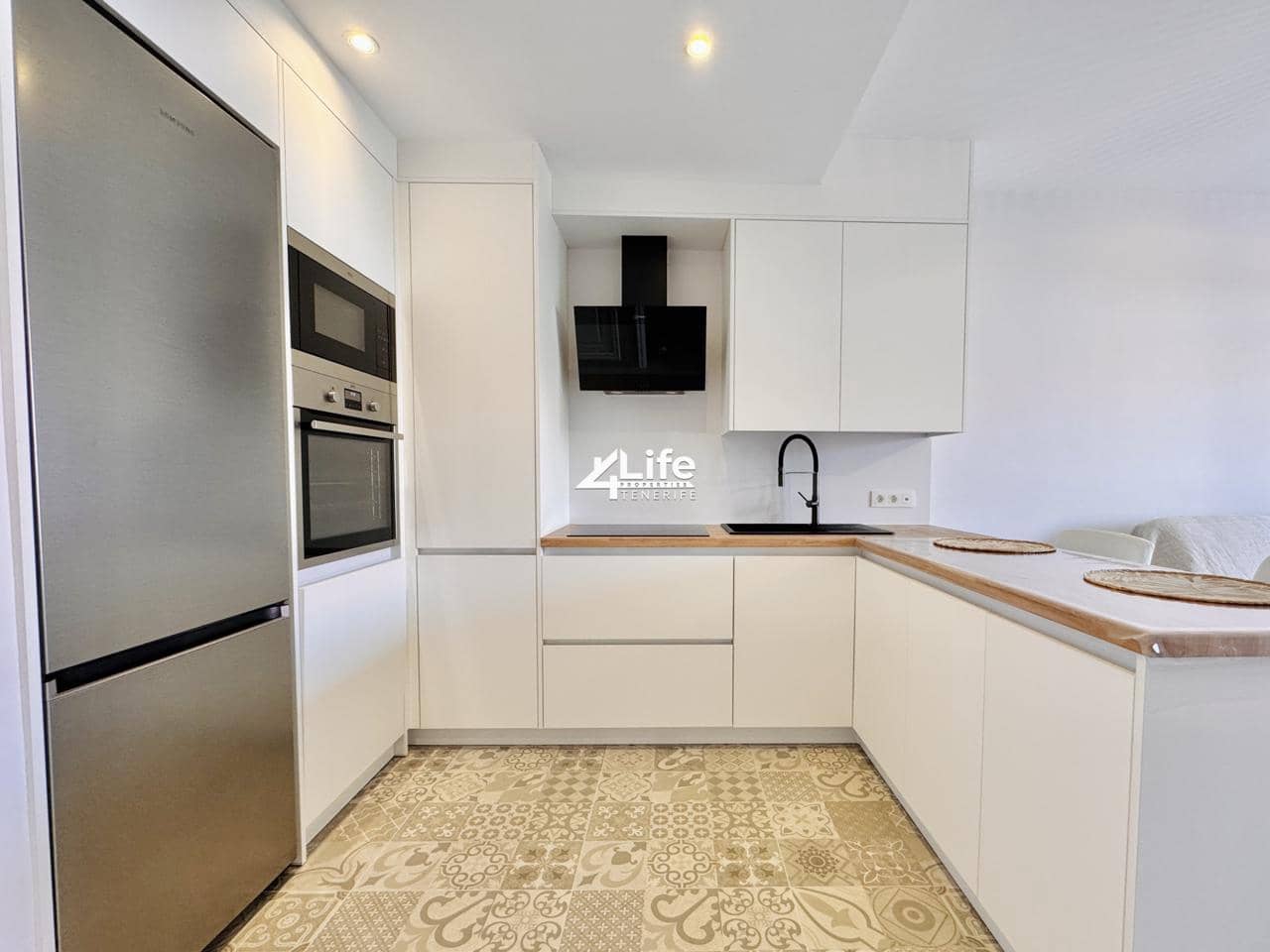 1 bedroom Flat for sale in Costa del Silencio with pool - € 265,000 (Ref: 10136314)