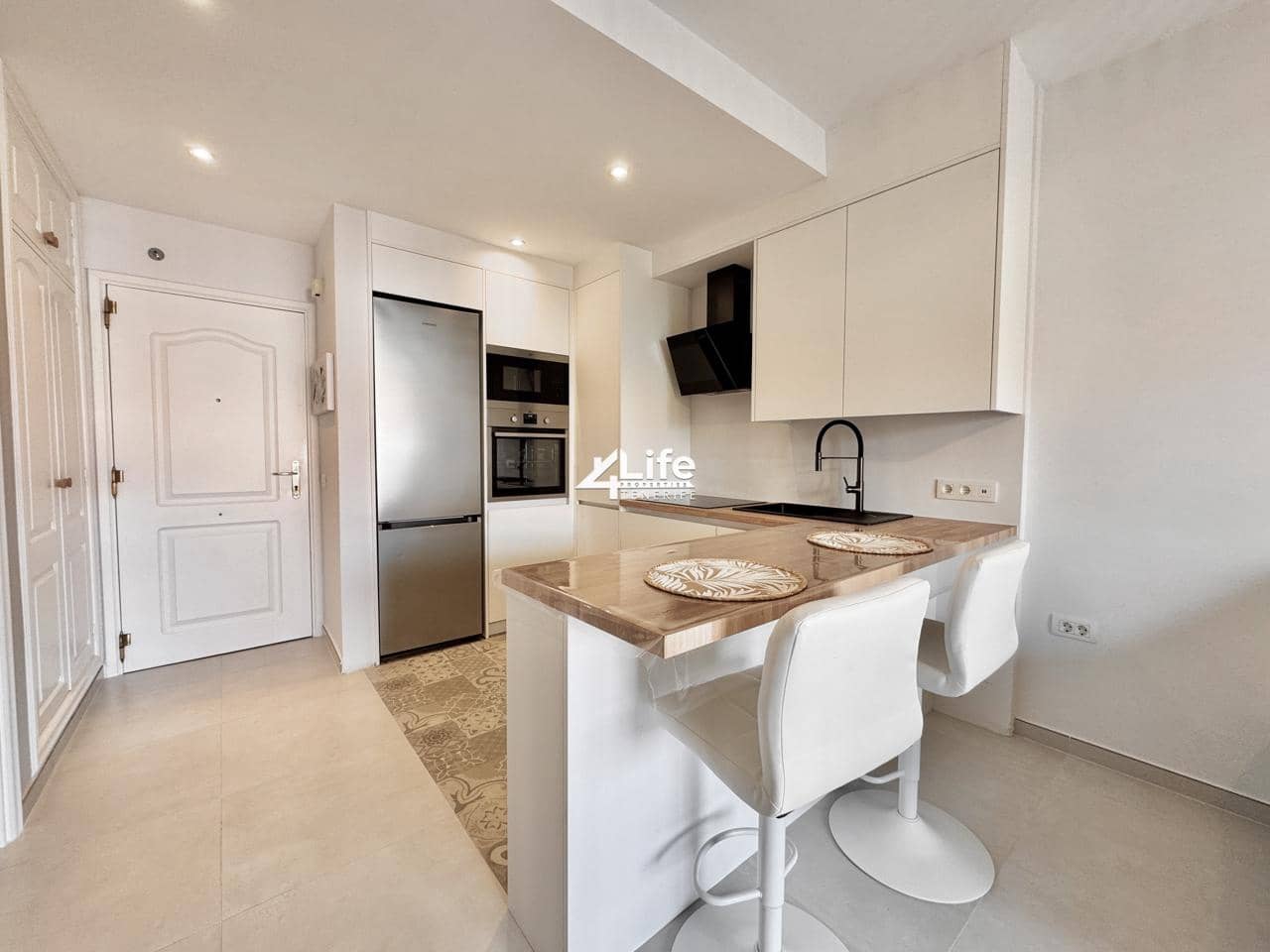 1 bedroom Flat for sale in Costa del Silencio with pool - € 265,000 (Ref: 10136314)
