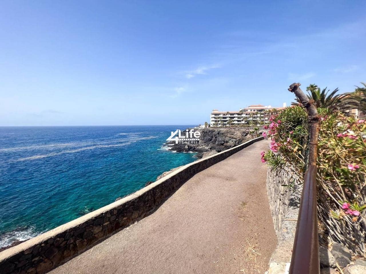 1 bedroom Flat for sale in Costa del Silencio with pool - € 265,000 (Ref: 10136314)