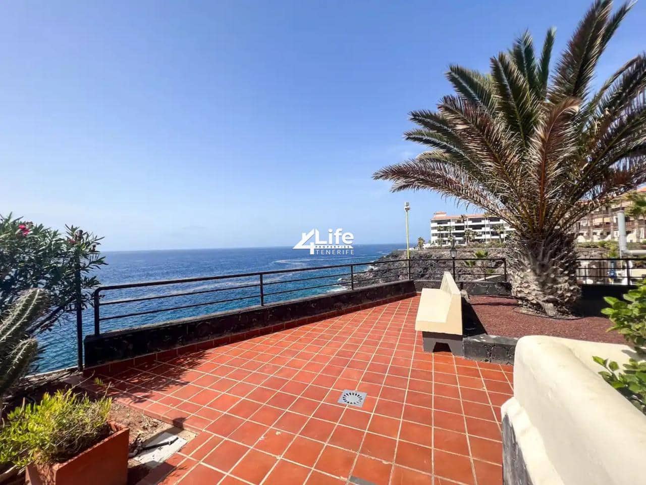1 bedroom Flat for sale in Costa del Silencio with pool - € 265,000 (Ref: 10136314)