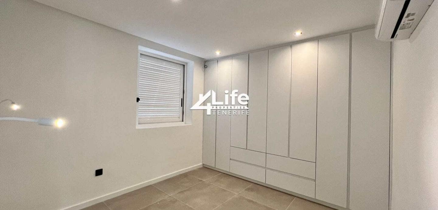 3 slaapkamer Flat te koop in Costa del Silencio met zwembad garage - € 700.000 (Ref: 7453337)