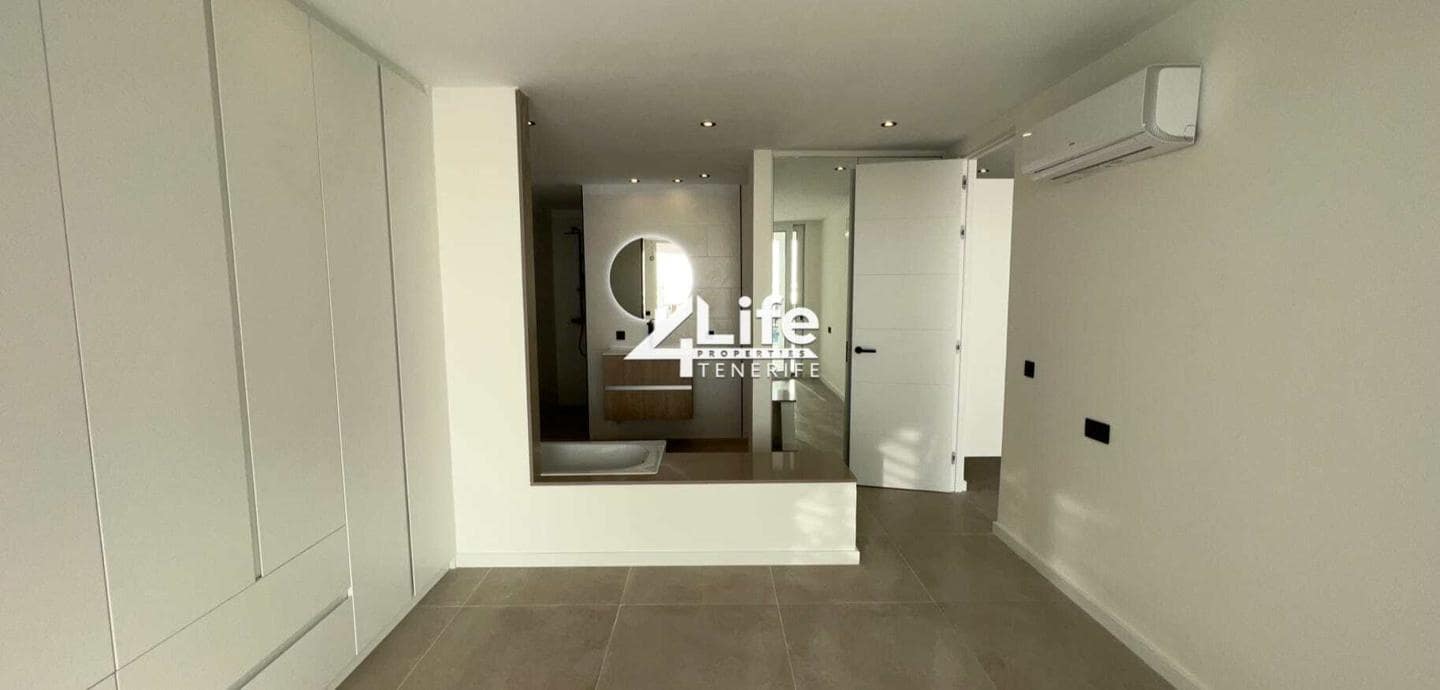 3 slaapkamer Flat te koop in Costa del Silencio met zwembad garage - € 700.000 (Ref: 7453337)