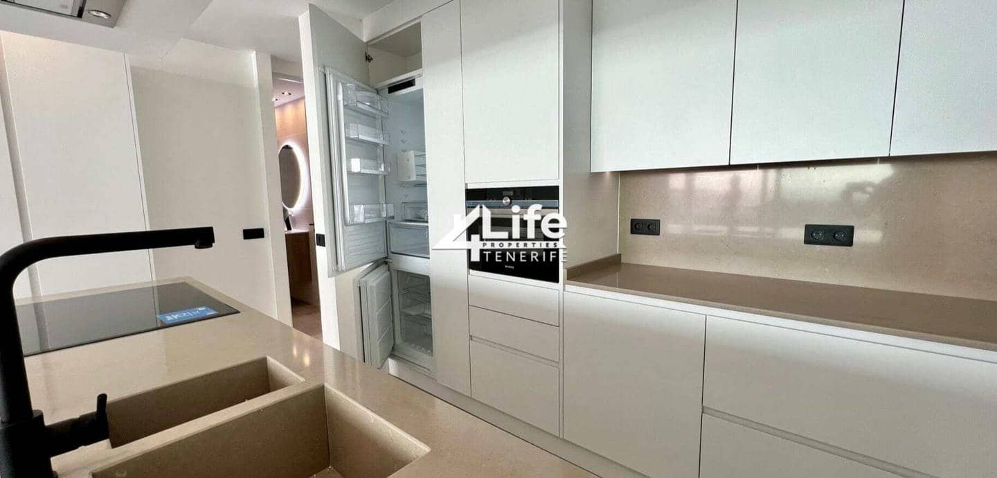 3 slaapkamer Flat te koop in Costa del Silencio met zwembad garage - € 700.000 (Ref: 7453337)