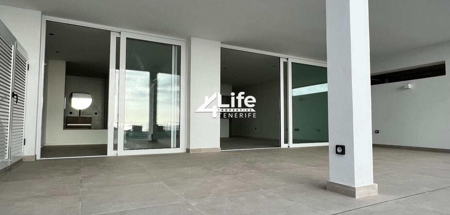 3 slaapkamer Flat te koop in Costa del Silencio met zwembad garage - € 700.000 (Ref: 7453337)