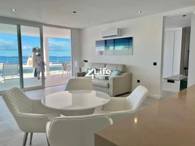 3 makuuhuone Asunto myytävänä paikassa Costa del Silencio, Arona mukana uima-altaan 
autotalli - 700 000 € (Ref: 7453337)