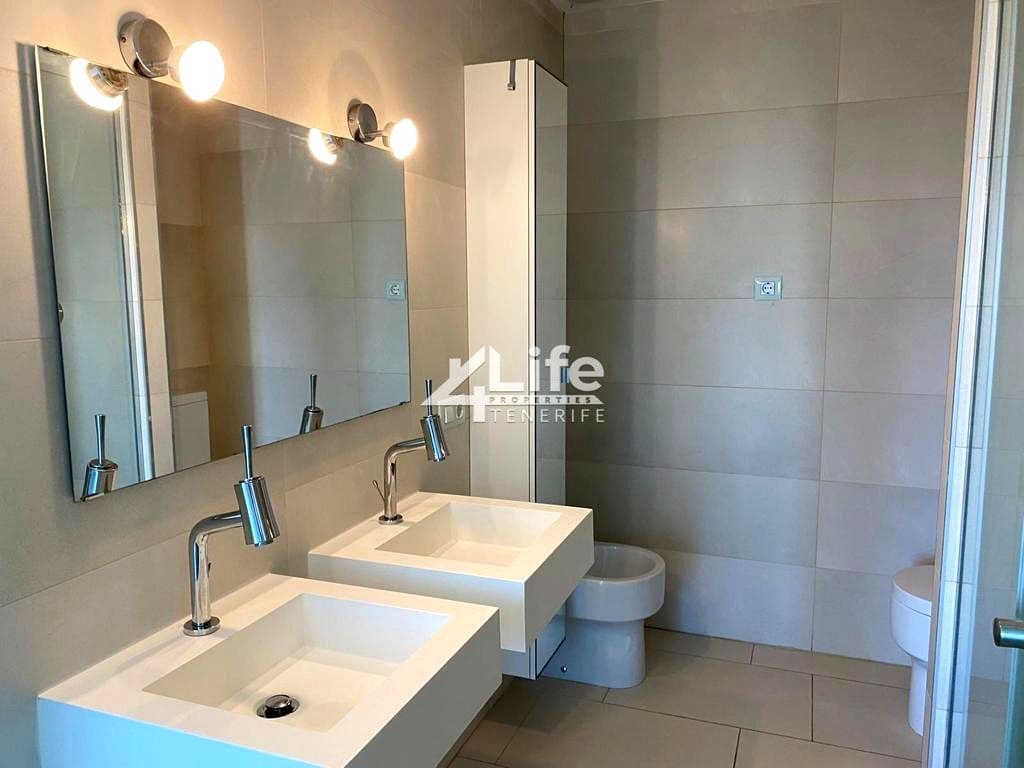 2 quarto Apartamento para arrendar em Palm-Mar com piscina garagem - 1 900 € (Ref: 7616179)