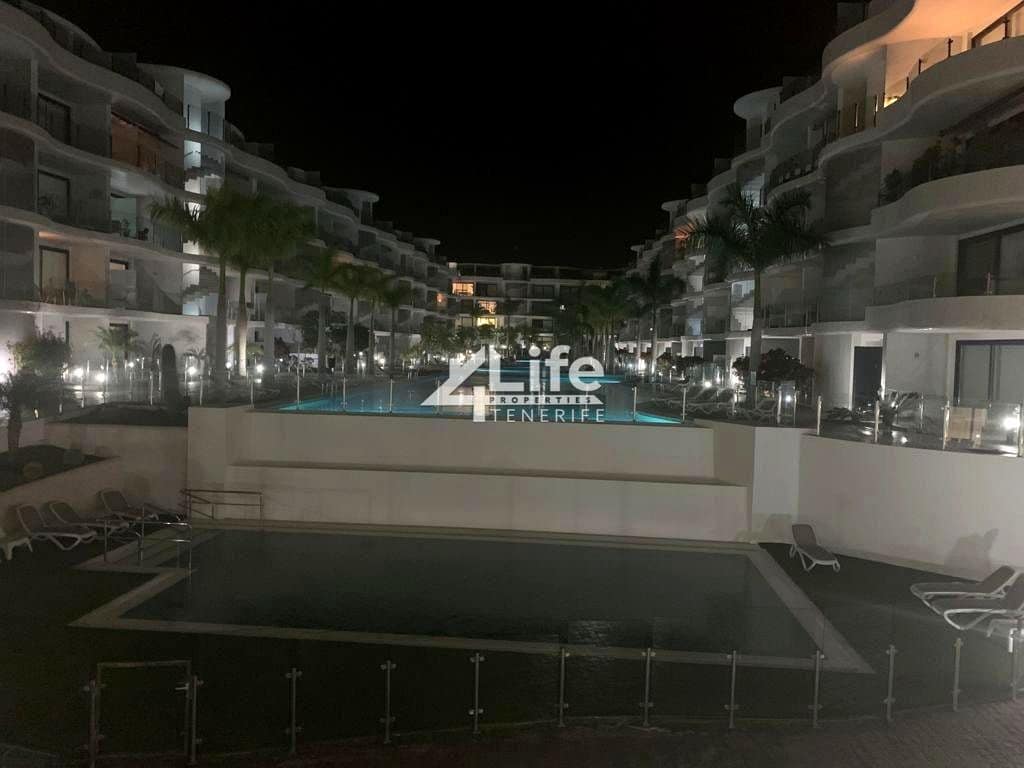 2 quarto Apartamento para arrendar em Palm-Mar com piscina garagem - 1 900 € (Ref: 7616179)