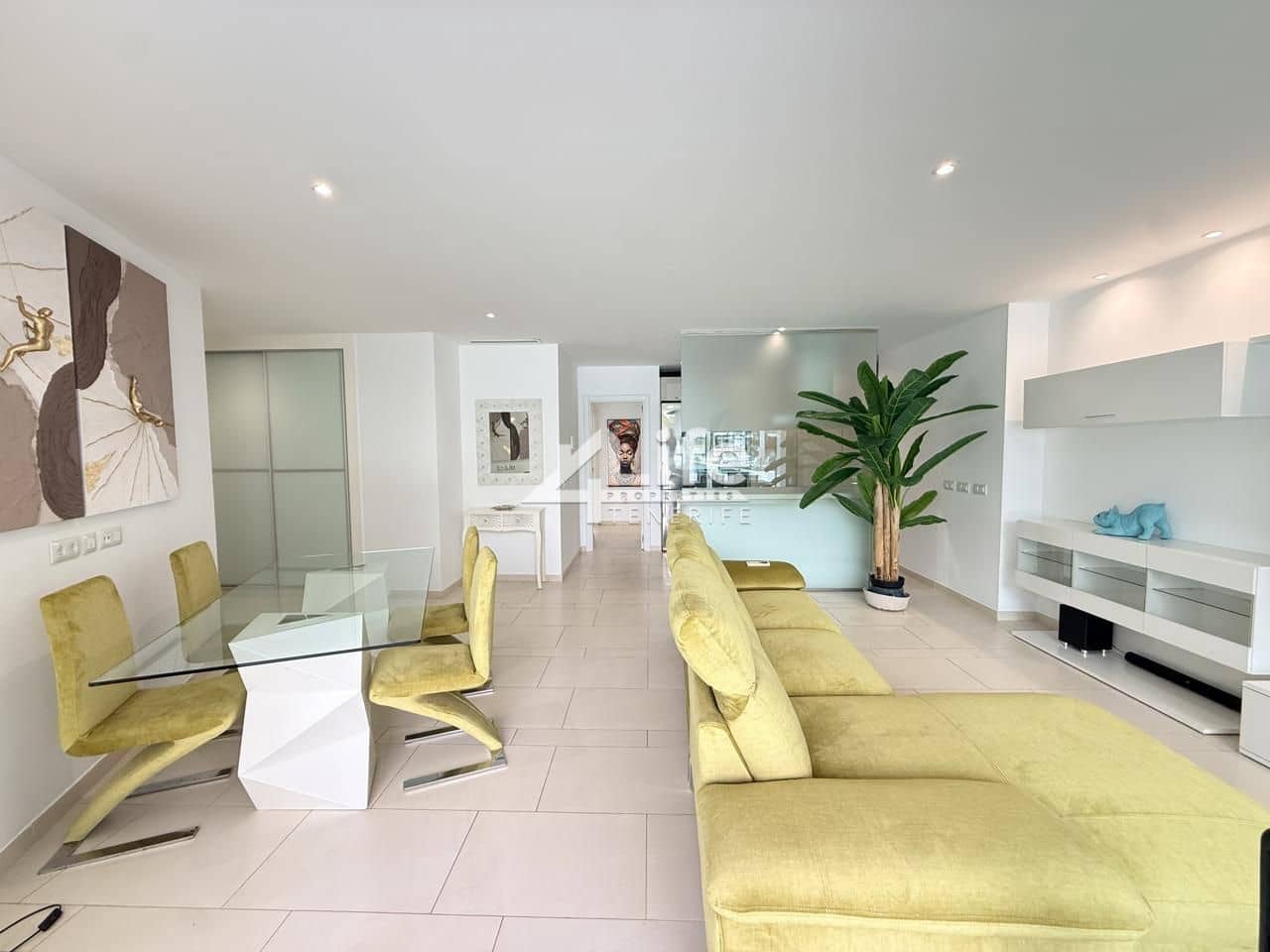 2 bedroom Flat for rent in Palm-Mar with pool garage - € 1,900 (Ref: 7616179)