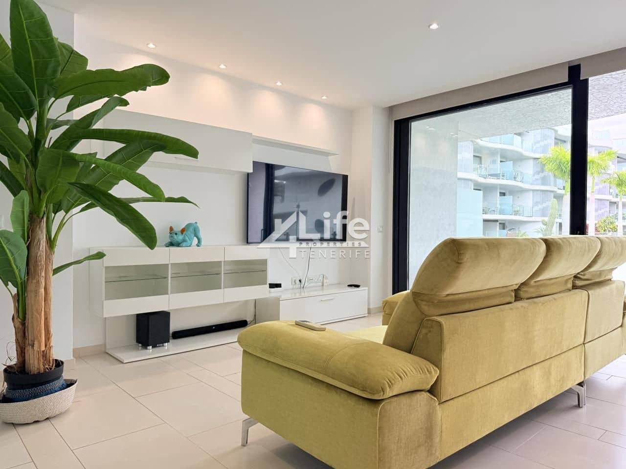 2 bedroom Flat for rent in Palm-Mar with pool garage - € 1,900 (Ref: 7616179)