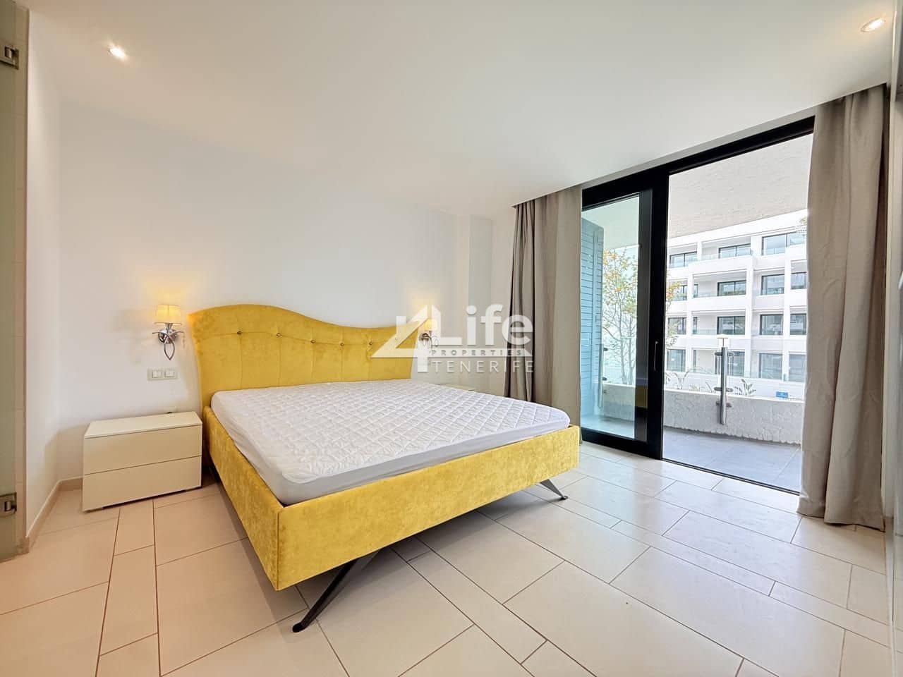 2 bedroom Flat for rent in Palm-Mar with pool garage - € 1,900 (Ref: 7616179)