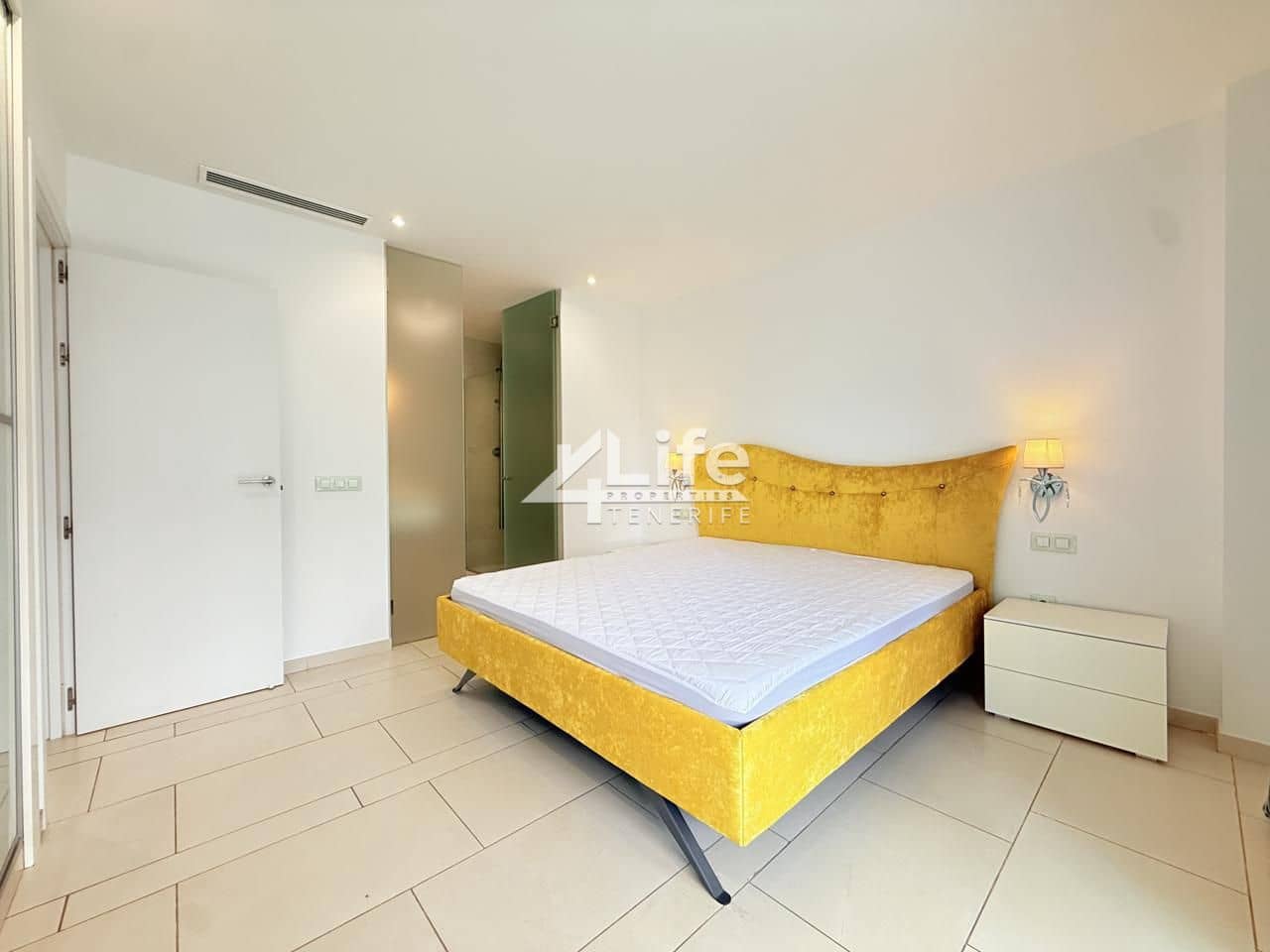 2 bedroom Flat for rent in Palm-Mar with pool garage - € 1,900 (Ref: 7616179)