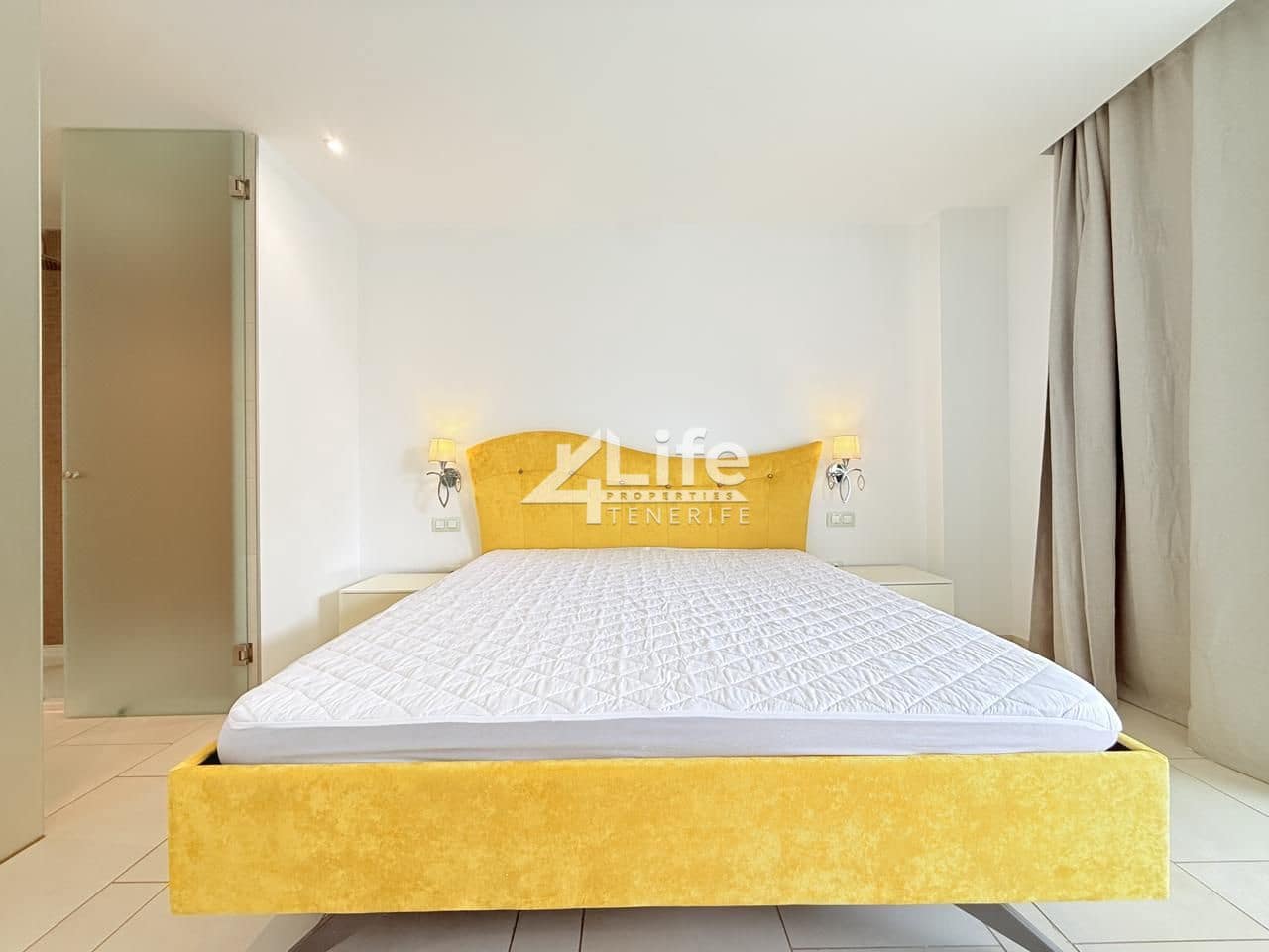 2 bedroom Flat for rent in Palm-Mar with pool garage - € 1,900 (Ref: 7616179)