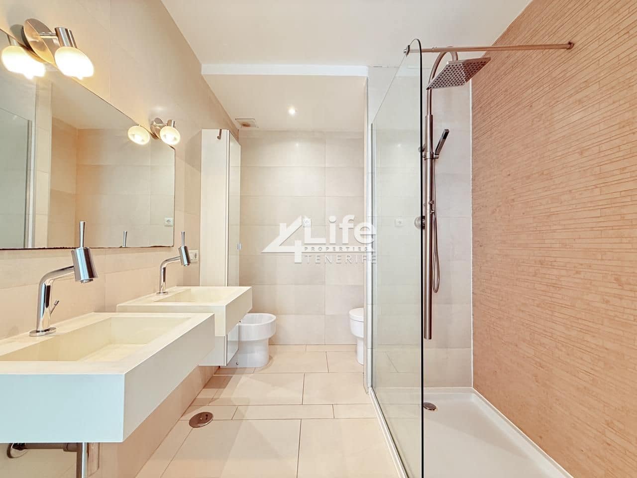 2 bedroom Flat for rent in Palm-Mar with pool garage - € 1,900 (Ref: 7616179)