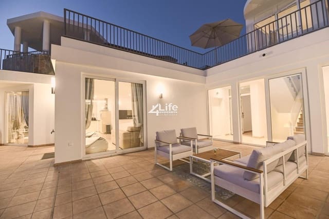 12 soverom Villa til salgs i Playa Paraiso, Adeje - € 4 300 000 (Ref: 8176292)