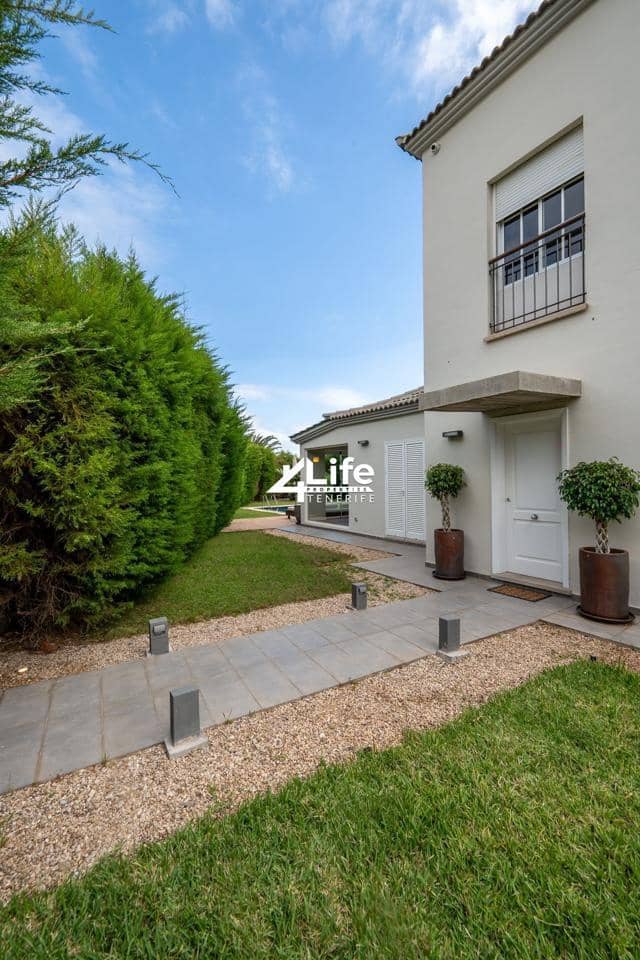 4 soveværelse Villa til salg i Costa Adeje med swimmingpool - € 1.499.000 (Ref: 8608907)