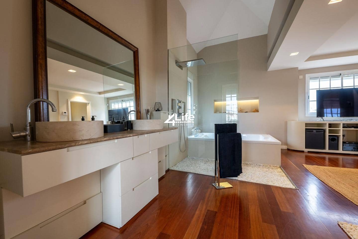 4 soveværelse Villa til salg i Costa Adeje med swimmingpool - € 1.499.000 (Ref: 8608907)