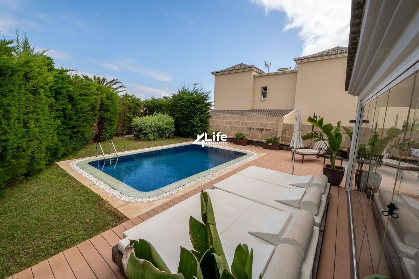 4 soveværelse Villa til salg i Costa Adeje med swimmingpool - € 1.499.000 (Ref: 8608907)
