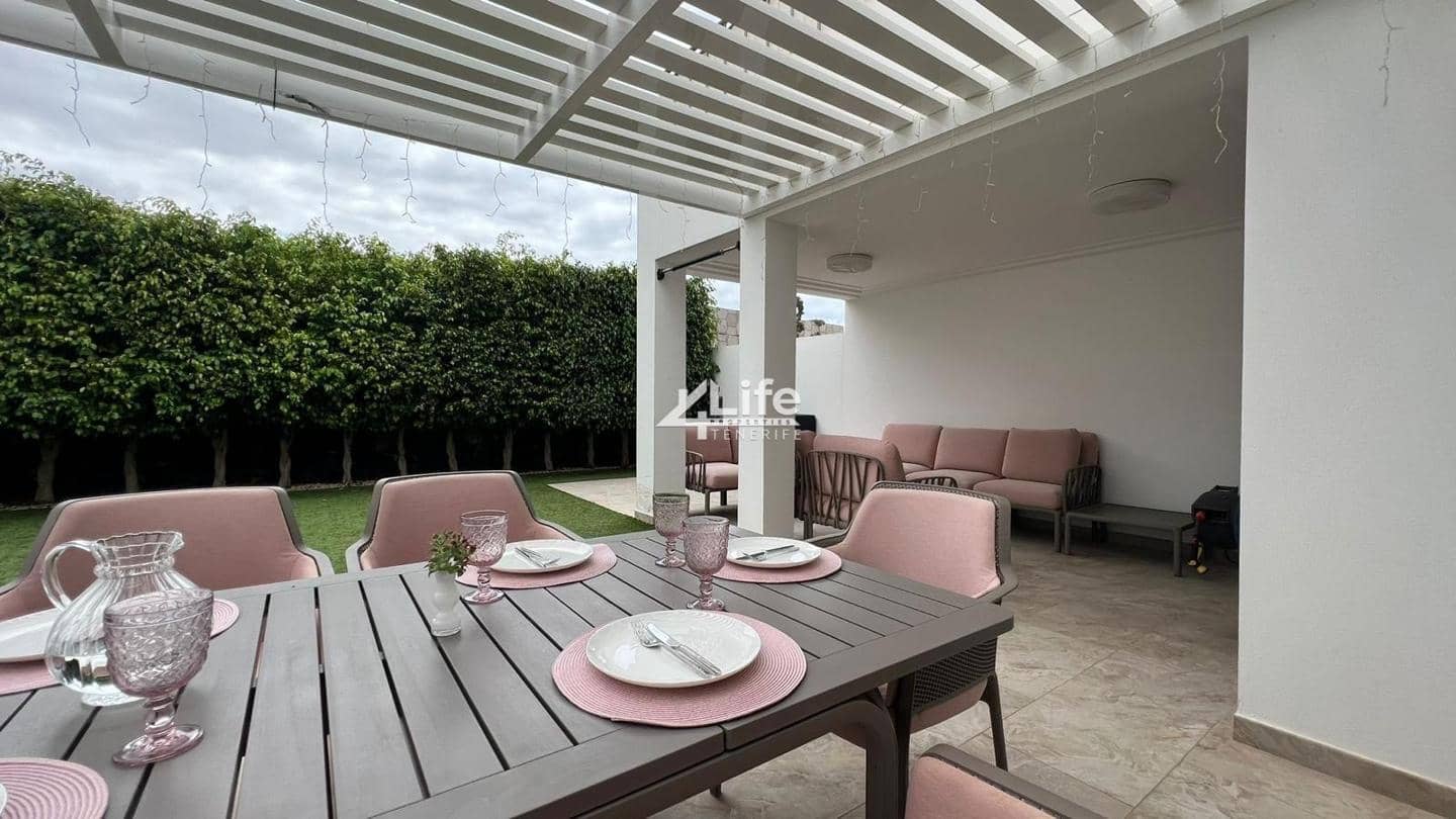 2 bedroom Flat for sale in La Caleta Adeje with garage - € 949,000 (Ref: 8608908)