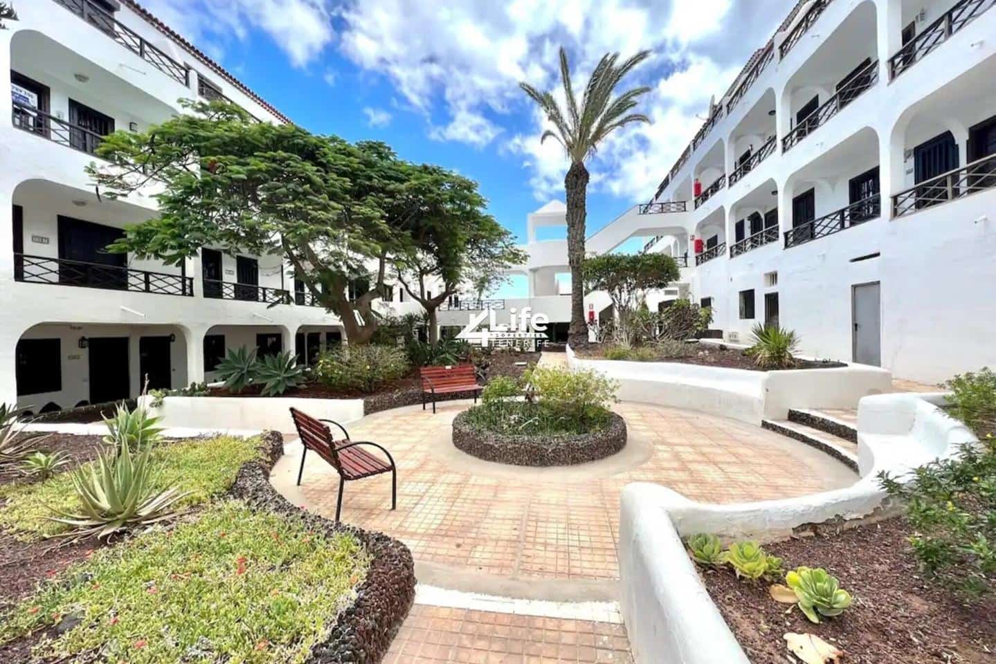 Piso de 2 habitaciones en Costa del Silencio en venta con piscina - 325.000 € (Ref: 9028380)