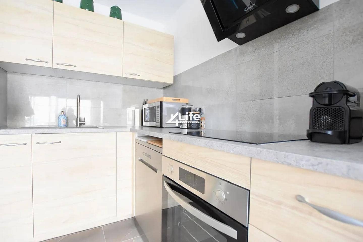 Piso de 2 habitaciones en Costa del Silencio en venta con piscina - 325.000 € (Ref: 9028380)