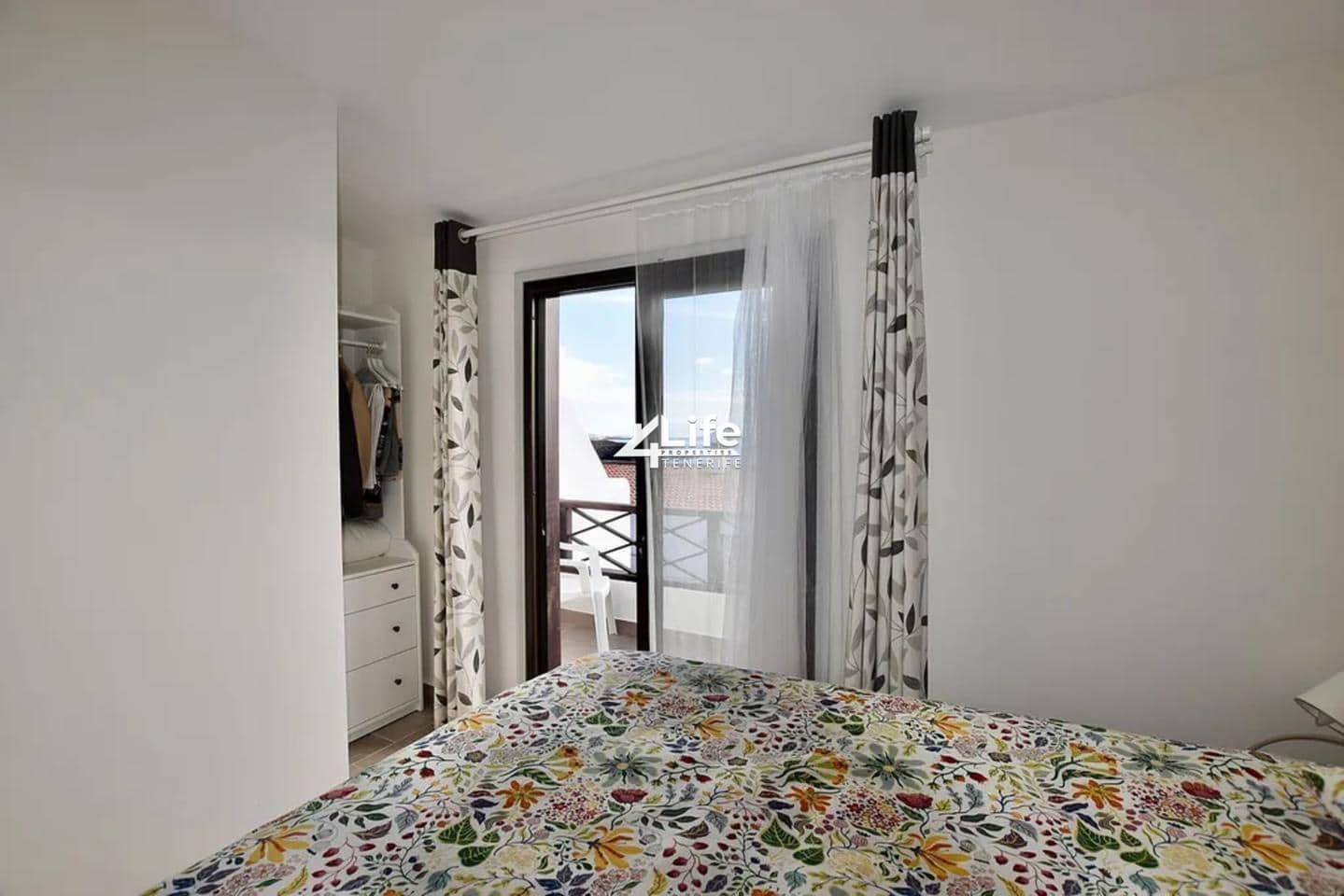 Piso de 2 habitaciones en Costa del Silencio en venta con piscina - 325.000 € (Ref: 9028380)