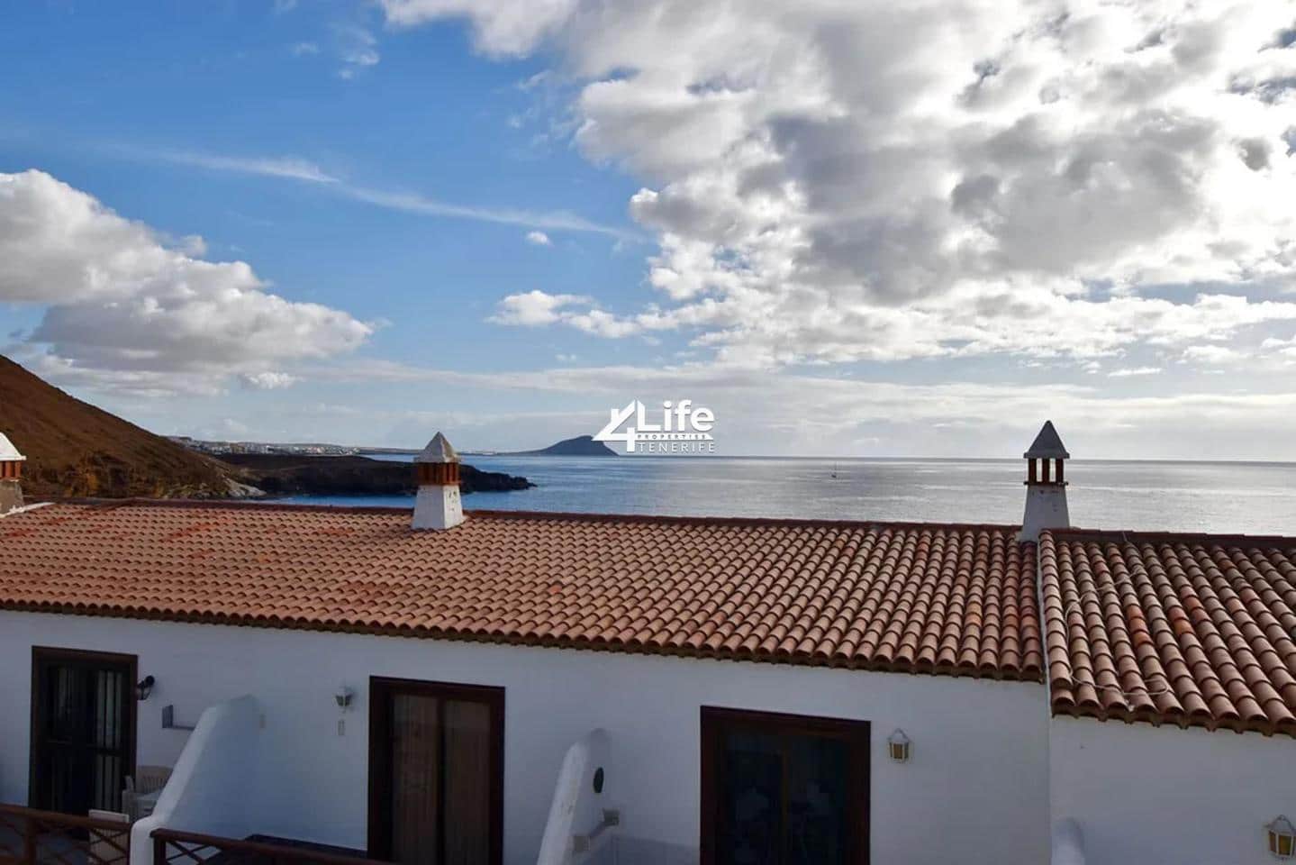 Piso de 2 habitaciones en Costa del Silencio en venta con piscina - 325.000 € (Ref: 9028380)