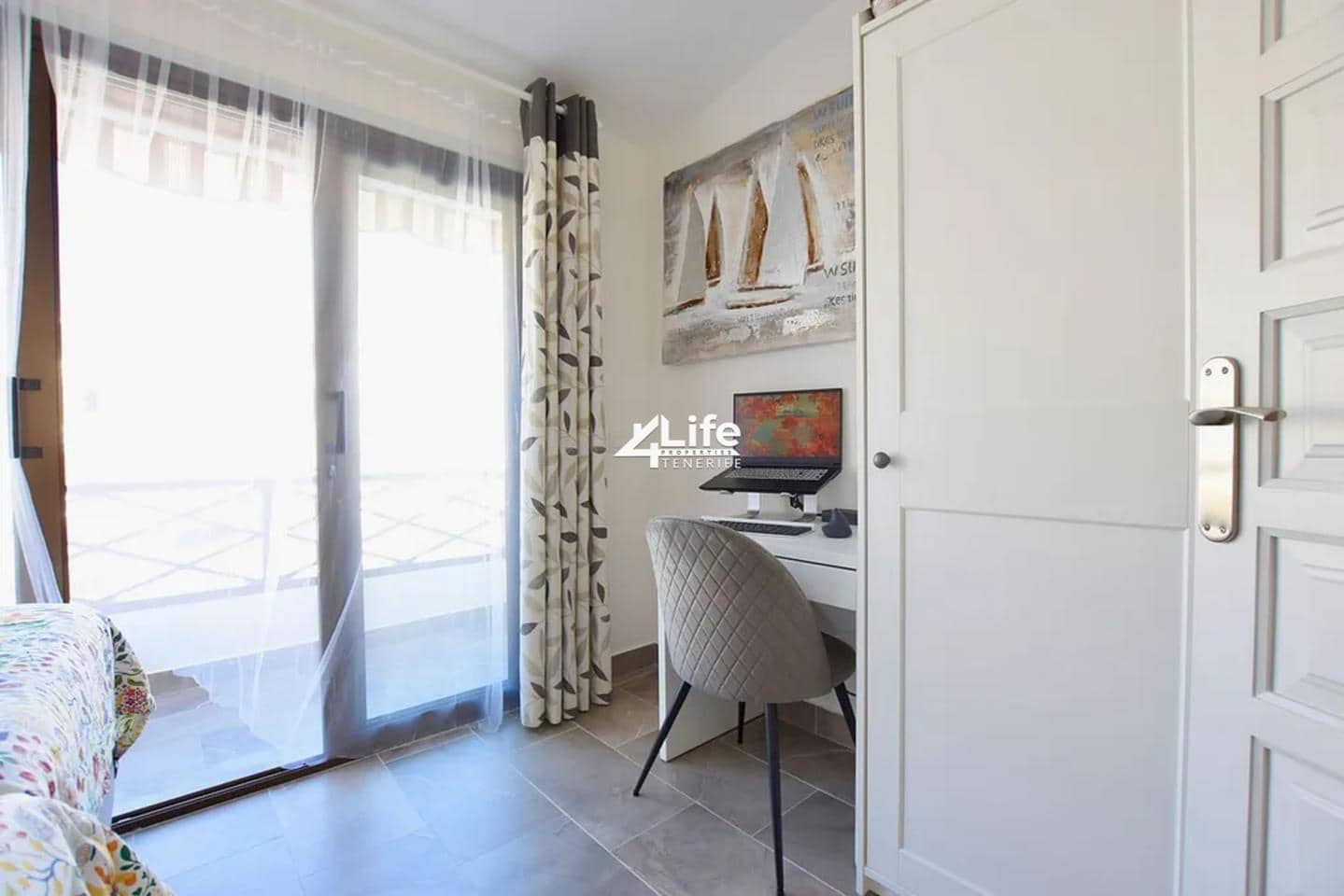 Piso de 2 habitaciones en Costa del Silencio en venta con piscina - 325.000 € (Ref: 9028380)