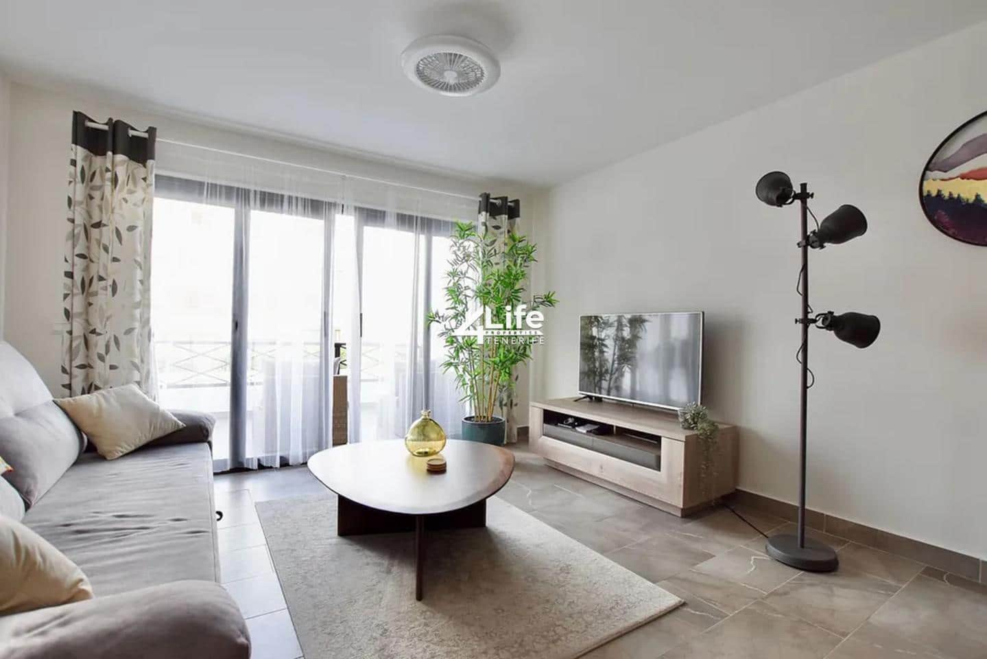 Piso de 2 habitaciones en Costa del Silencio en venta con piscina - 325.000 € (Ref: 9028380)