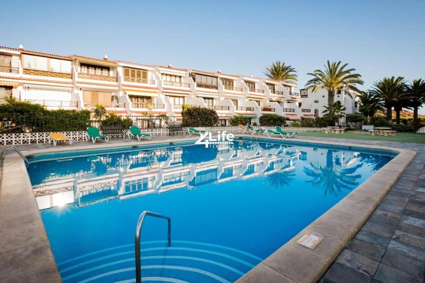 Piso de 2 habitaciones en Costa del Silencio en venta con piscina - 325.000 € (Ref: 9028380)