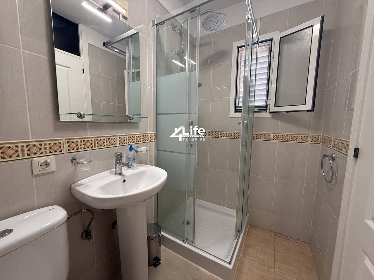 3 soveværelse Lejlighed til leje i Callao Salvaje med swimmingpool garage - € 2.200 (Ref: 9130230)