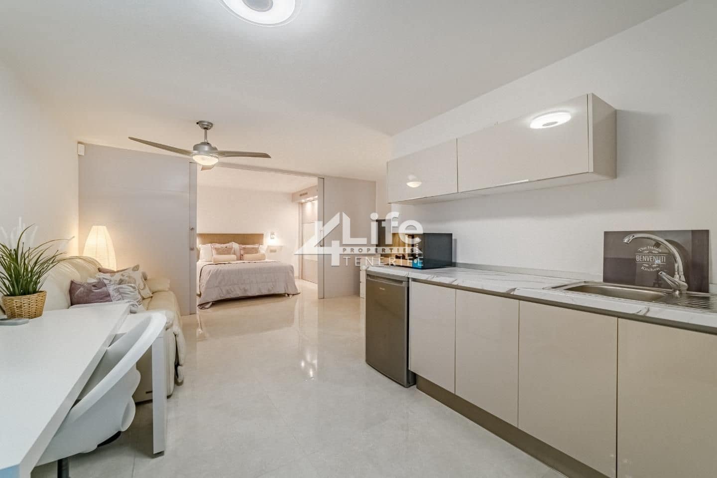 3 soveværelse Villa til salg i Puerto Colon med swimmingpool garage - € 2.450.000 (Ref: 9135927)