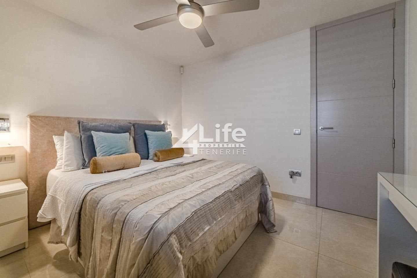 3 soveværelse Villa til salg i Puerto Colon med swimmingpool garage - € 2.450.000 (Ref: 9135927)