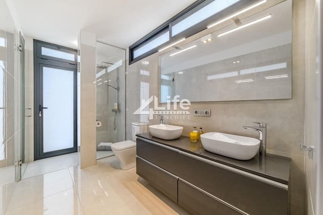 3 soveværelse Villa til salg i Puerto Colón, Adeje med swimmingpool garage - € 2.450.000 (Ref: 9135927)