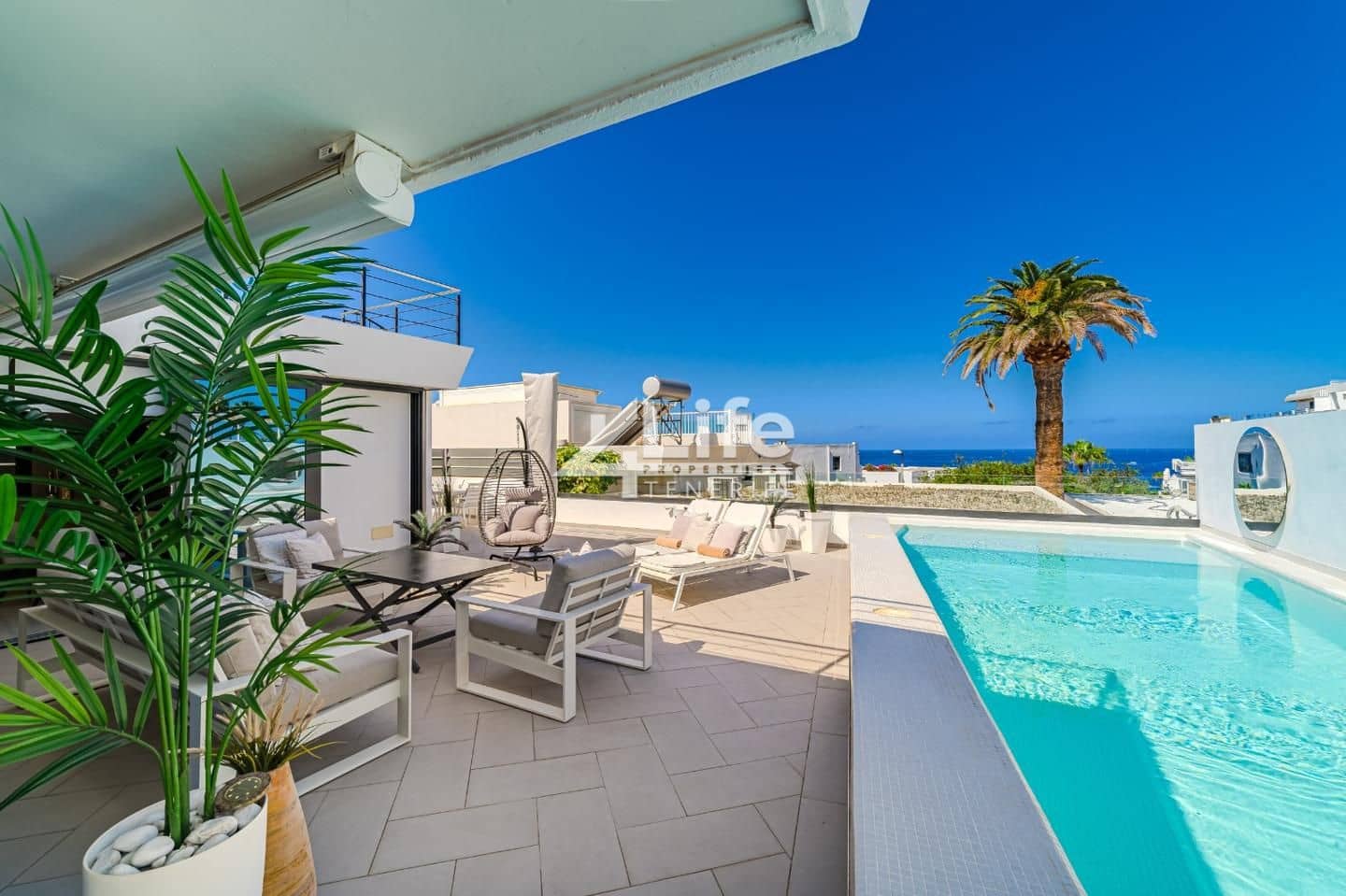 3 soveværelse Villa til salg i Puerto Colon med swimmingpool garage - € 2.450.000 (Ref: 9135927)