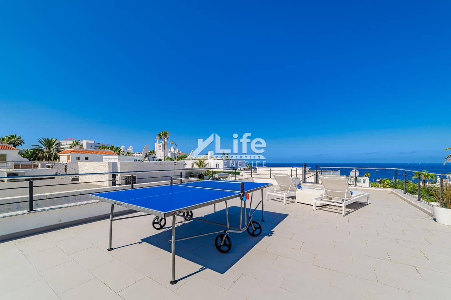 3 soveværelse Villa til salg i Puerto Colon med swimmingpool garage - € 2.450.000 (Ref: 9135927)