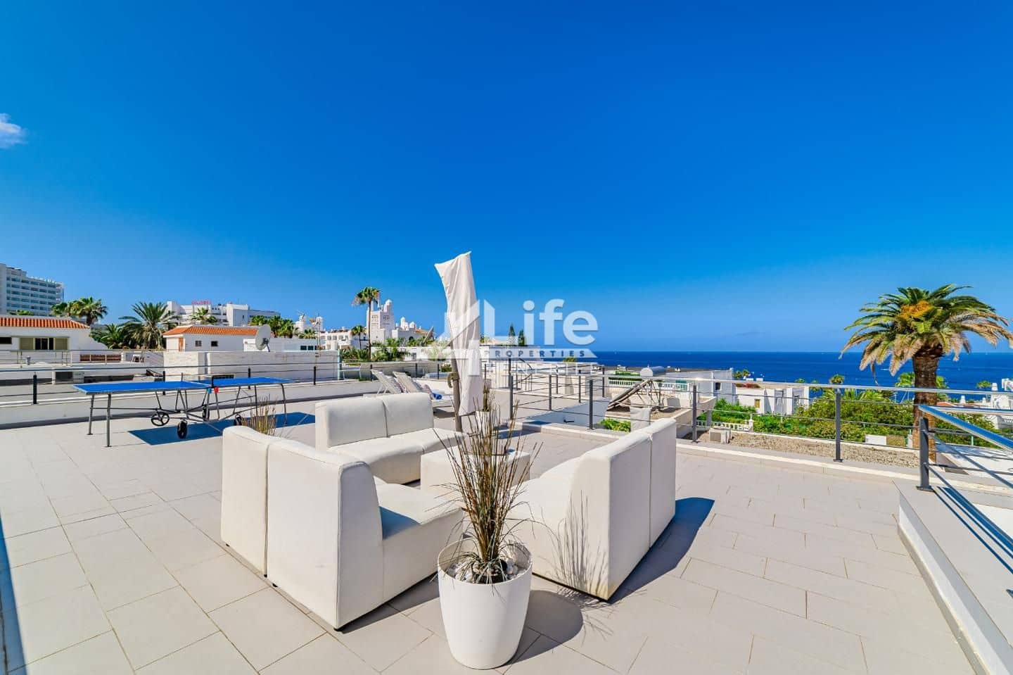 3 soveværelse Villa til salg i Puerto Colon med swimmingpool garage - € 2.450.000 (Ref: 9135927)