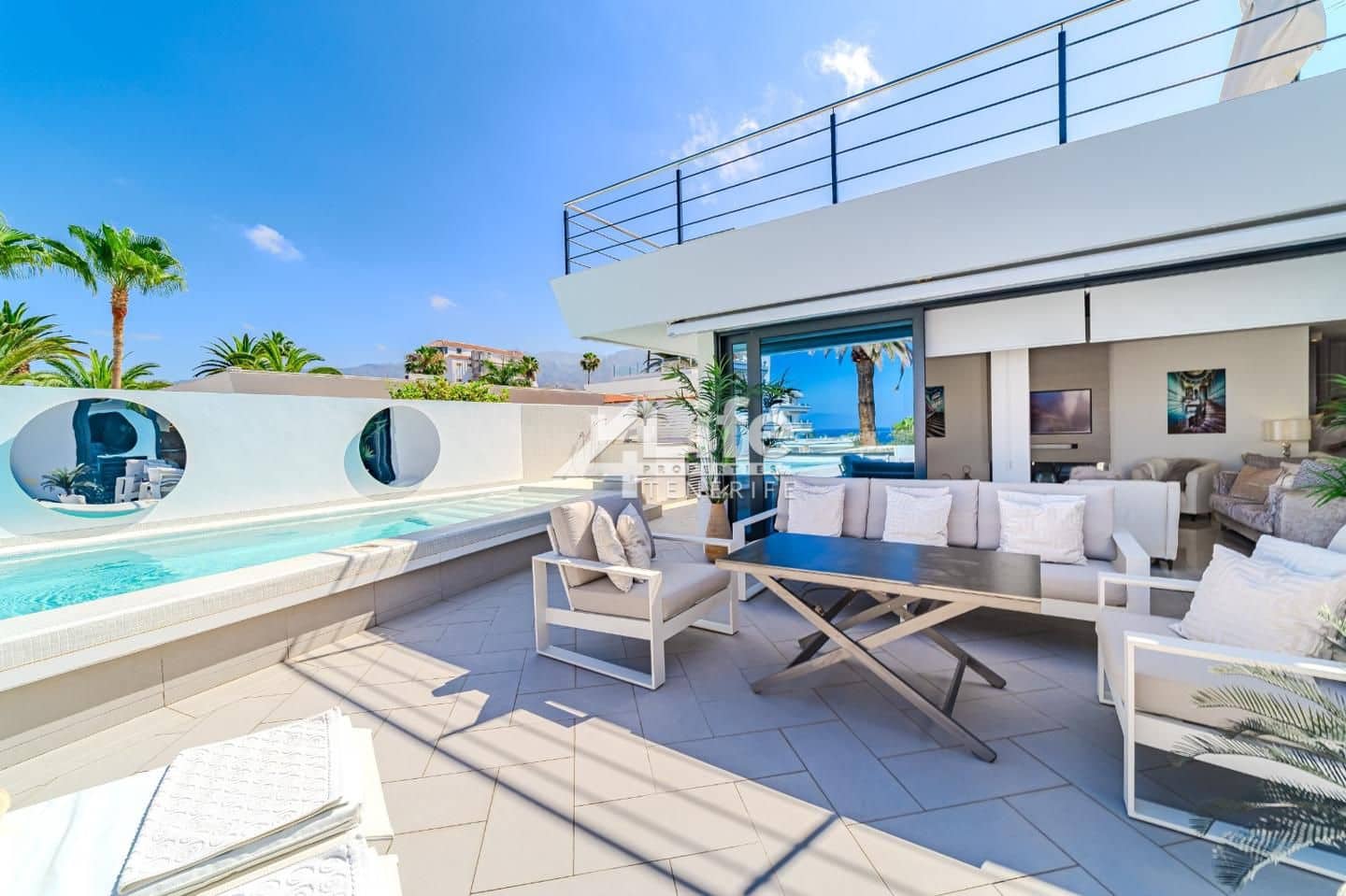3 soveværelse Villa til salg i Puerto Colon med swimmingpool garage - € 2.450.000 (Ref: 9135927)