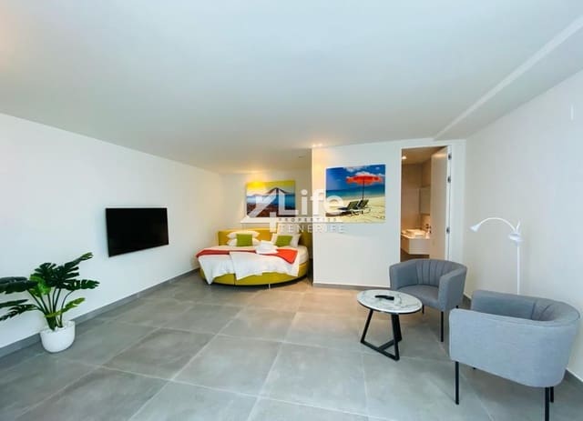 4 makuuhuone Huvila myytävänä paikassa Costa Adeje, Adeje mukana uima-altaan - 1 650 000 € (Ref: 9189871)