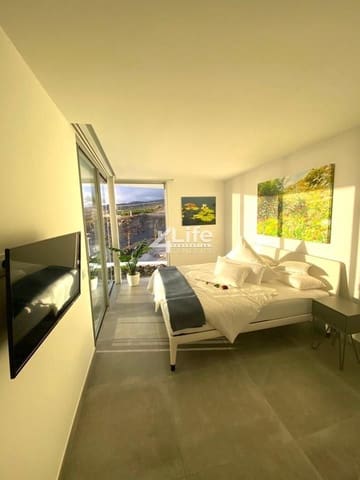 4 makuuhuone Huvila myytävänä paikassa Costa Adeje, Adeje mukana uima-altaan - 1 650 000 € (Ref: 9189871)