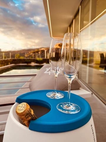 4 makuuhuone Huvila myytävänä paikassa Costa Adeje, Adeje mukana uima-altaan - 1 650 000 € (Ref: 9189871)