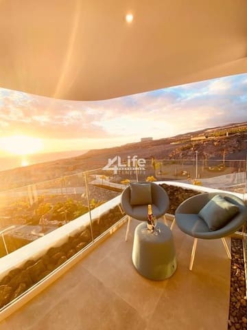 4 makuuhuone Huvila myytävänä paikassa Costa Adeje, Adeje mukana uima-altaan - 1 650 000 € (Ref: 9189871)