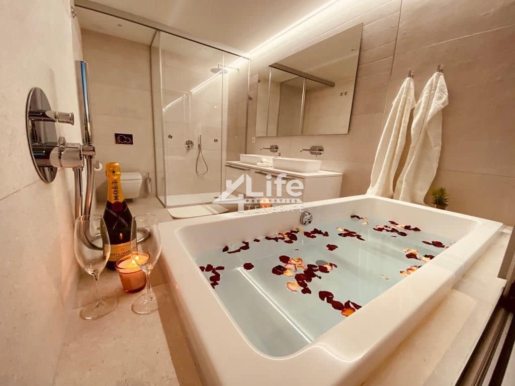 4 soverom Villa til salgs i Costa Adeje med svømmebasseng - € 1 650 000 (Ref: 9189871)