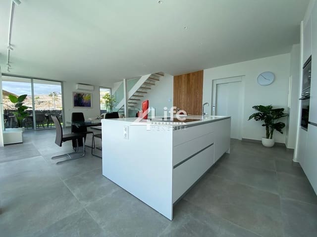 4 makuuhuone Huvila myytävänä paikassa Costa Adeje, Adeje mukana uima-altaan - 1 650 000 € (Ref: 9189871)